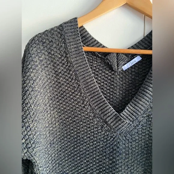 Dex Green V-Neck Sweater - Picture 2 of 4